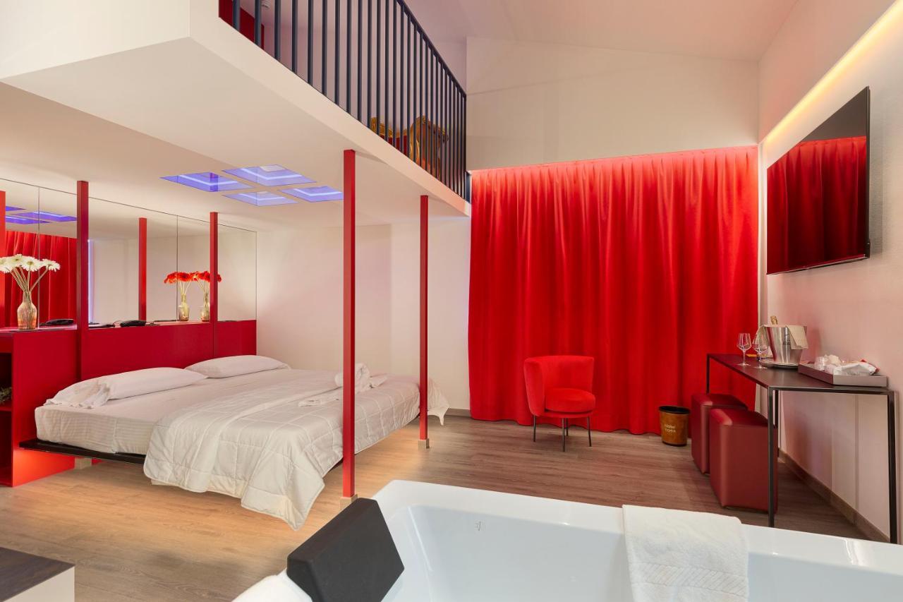 Caponago Motel Rona מראה חיצוני תמונה