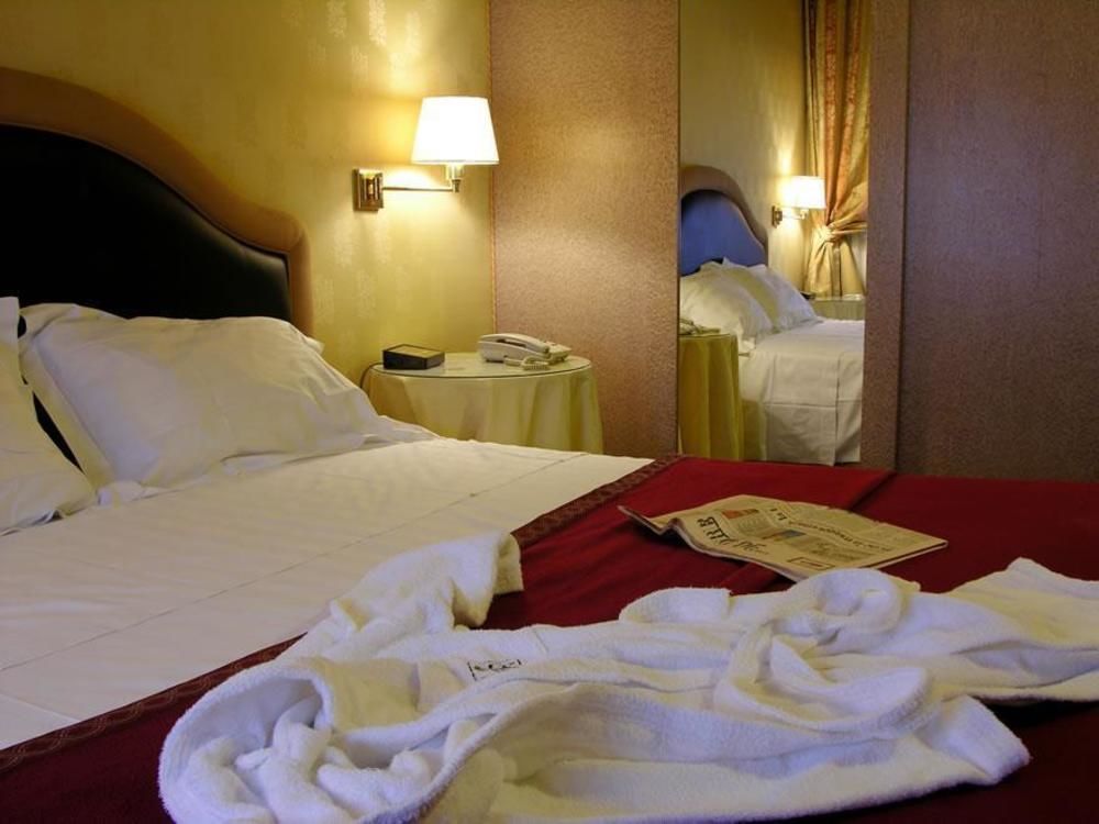 Caponago Motel Rona מראה חיצוני תמונה